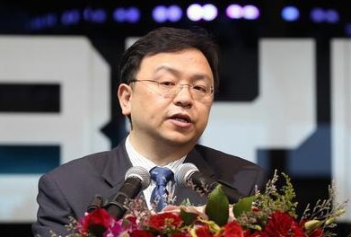 比亞迪王傳福，超勵志人生，“抗日英雄”，人工制造電池打敗日企