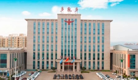 受六氟磷酸鋰價(jià)格下滑影響，多氟多2023年凈利潤(rùn)同比跌超七成